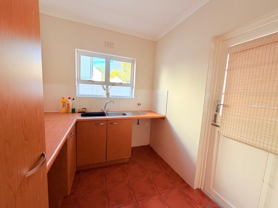 To Let 3 Bedroom Property for Rent in Pinehurst Western Cape